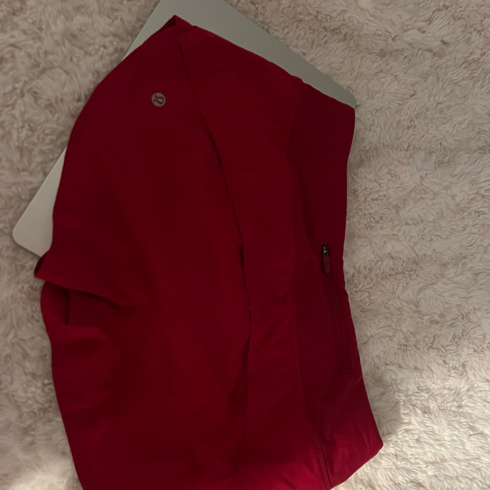 Lululemon speedup 2.5’’ shorts red